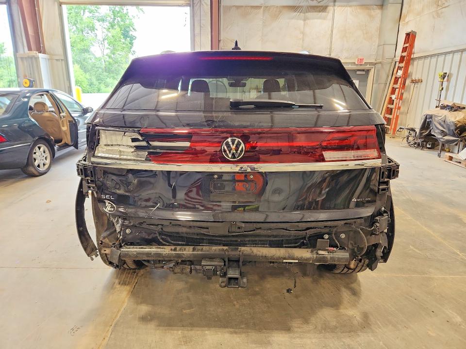 61768036 :رقم المزاد ، 1V2FE2CAXRC236404 vin ، 2024 Volkswagen Atlas Cross Sport مزاد بيع