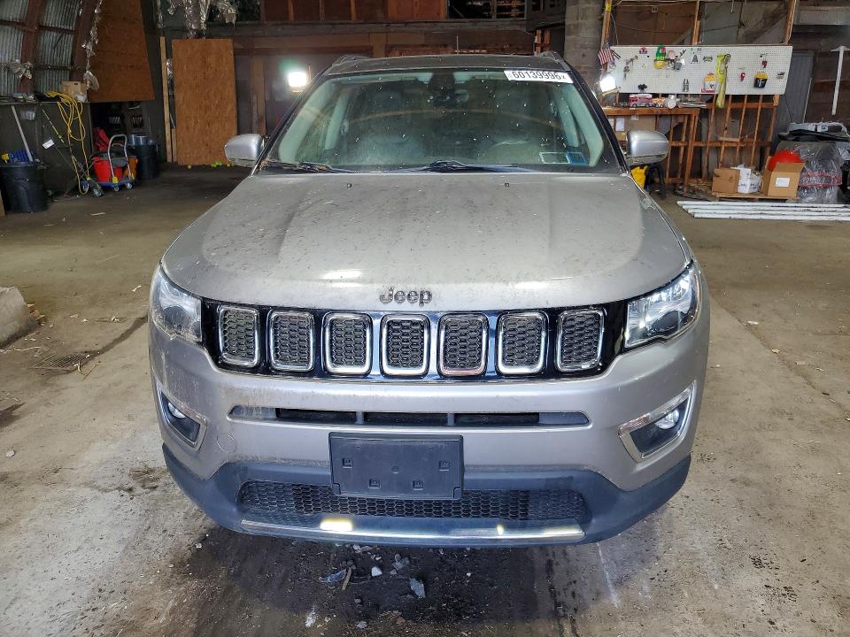 60139996 :رقم المزاد ، 3C4NJDCB8JT245480 vin ، 2018 Jeep Compass مزاد بيع
