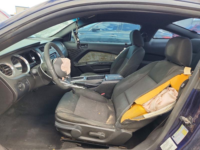 61439856 :رقم المزاد ، 1ZVBP8CH6A5138177 vin ، 2010 Ford Mustang مزاد بيع