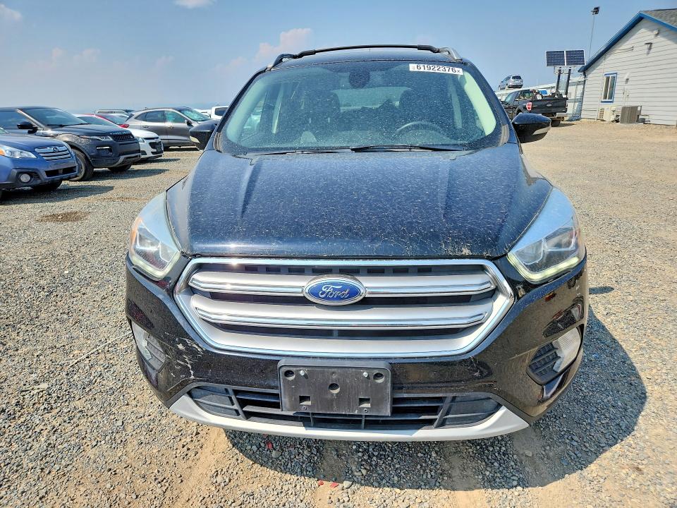 61922376 :رقم المزاد ، 1FMCU9J99HUC96266 vin ، 2017 Ford Escape مزاد بيع