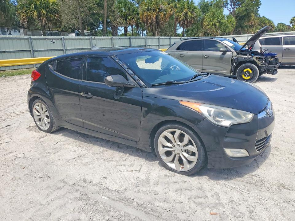 2013 Hyundai Veloster მანქანა იყიდება აუქციონზე, vin: KMHTC6AD9DU130880, აუქციონის ნომერი: 60567276