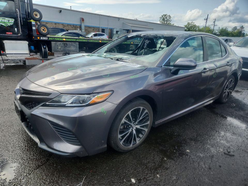 2018 Toyota Camry მანქანა იყიდება აუქციონზე, vin: 4T1B11HK0JU096154, აუქციონის ნომერი: 63105966