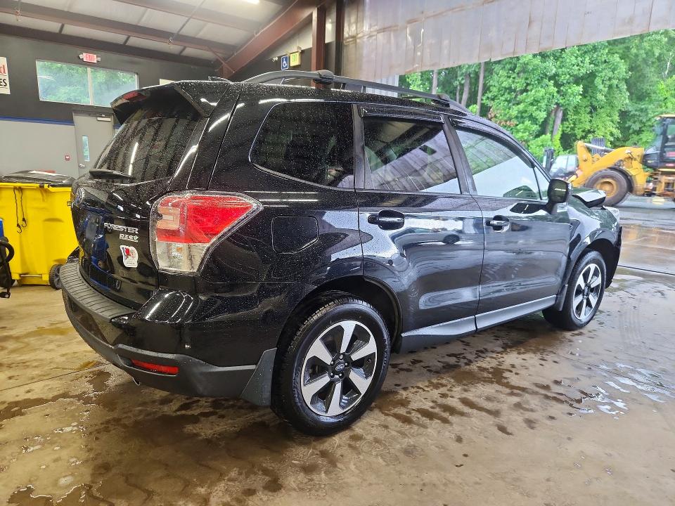 62900786 :رقم المزاد ، JF2SJAEC7HH404233 vin ، 2017 Subaru Forester مزاد بيع