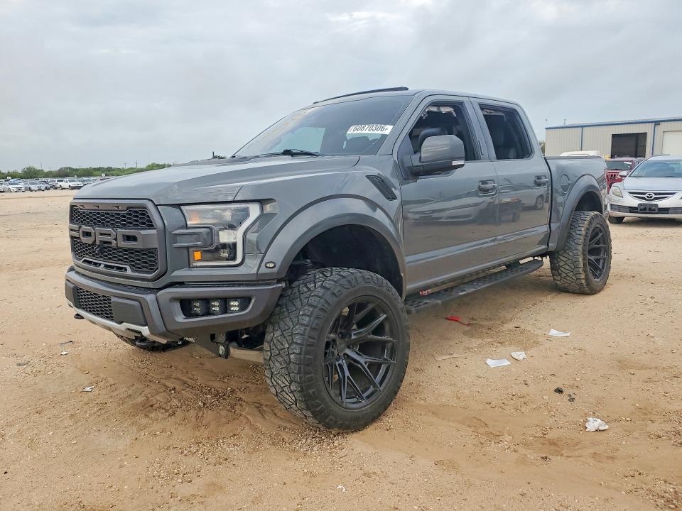60870306 :رقم المزاد ، 1FTFW1RGXJFB81962 vin ، 2018 Ford F150 مزاد بيع