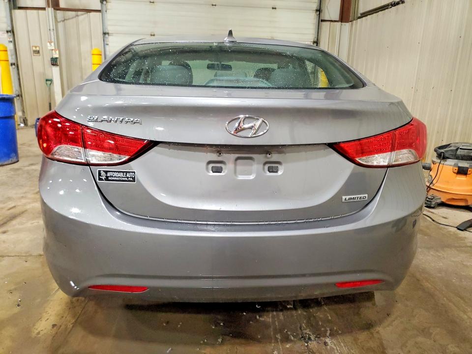 62111756 :رقم المزاد ، 5NPDH4AE5DH381574 vin ، 2013 Hyundai Elantra مزاد بيع
