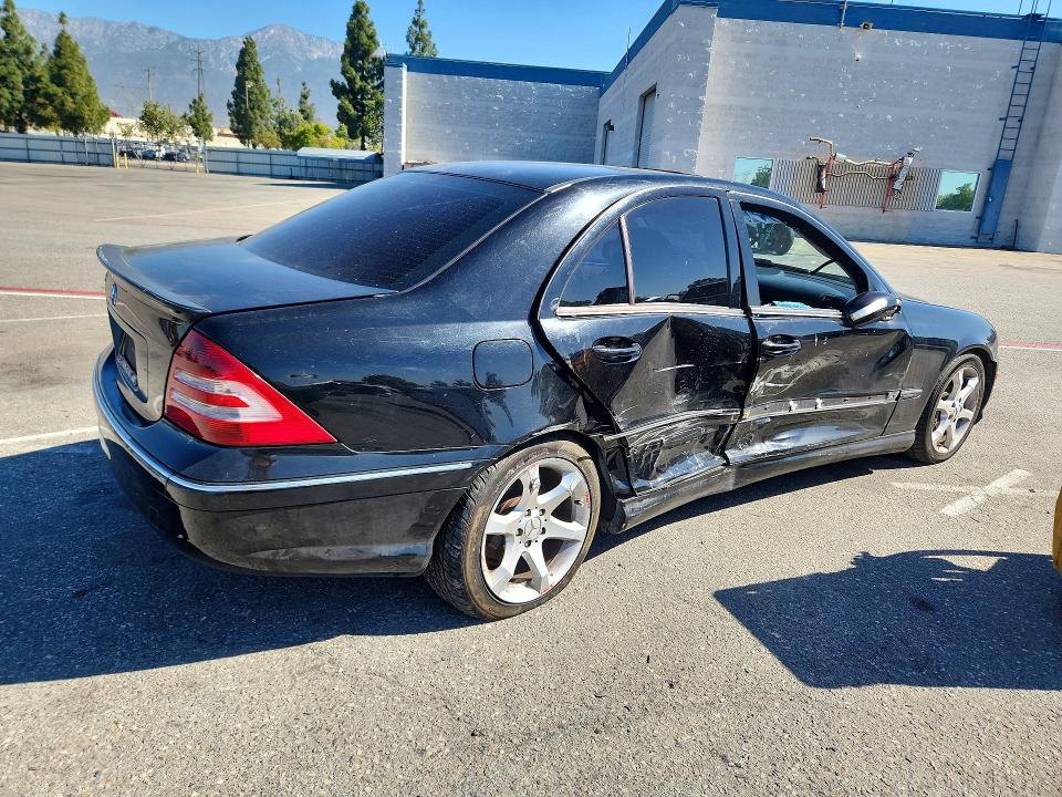 60331046 :رقم المزاد ، WDBRF52H37F926128 vin ، 2007 Mercedes-benz C مزاد بيع