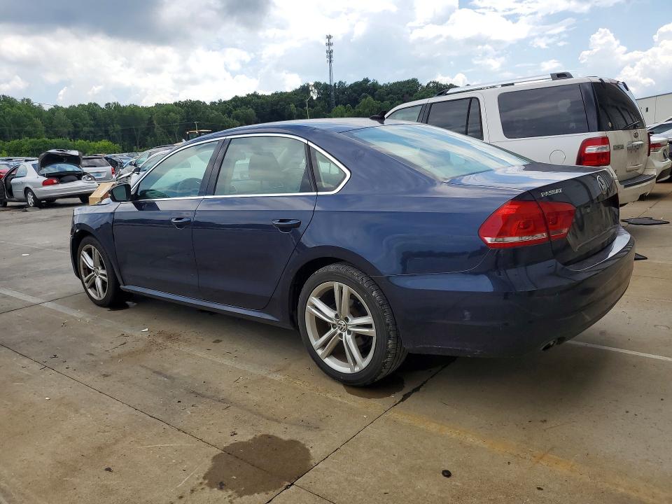 60847696 :رقم المزاد ، 1VWBV7A3XFC051327 vin ، 2015 Volkswagen Passat مزاد بيع