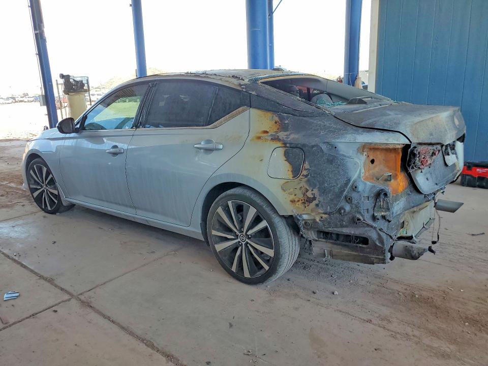 61059106 :رقم المزاد ، 1N4BL4CVXMN411869 vin ، 2021 Nissan Altima مزاد بيع