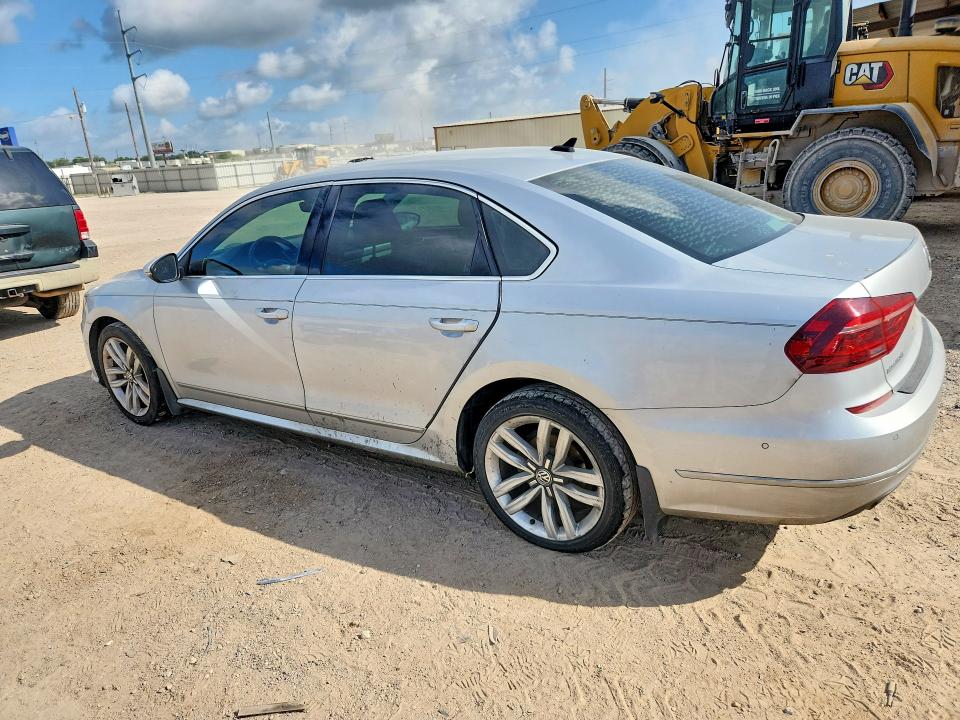 58940186 :رقم المزاد ، 1VWCT7A35HC062166 vin ، 2017 Volkswagen Passat مزاد بيع