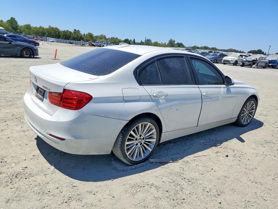 61547956 :رقم المزاد ، WBA3D5C5XEKX98876 vin ، 2014 Bmw 328 مزاد بيع