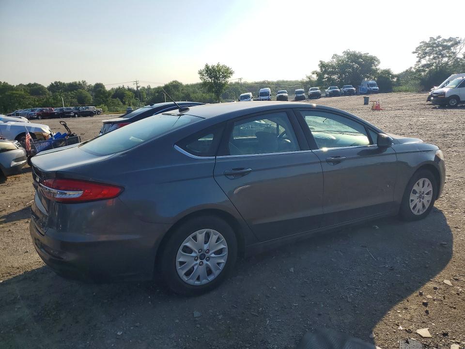 60589206 :رقم المزاد ، 3FA6P0G75KR102511 vin ، 2019 Ford Fusion مزاد بيع