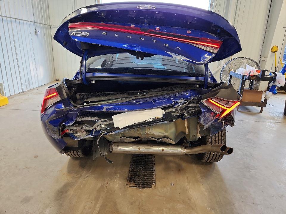 62075286 :رقم المزاد ، KMHLR4AF5PU558597 vin ، 2023 Hyundai Elantra مزاد بيع