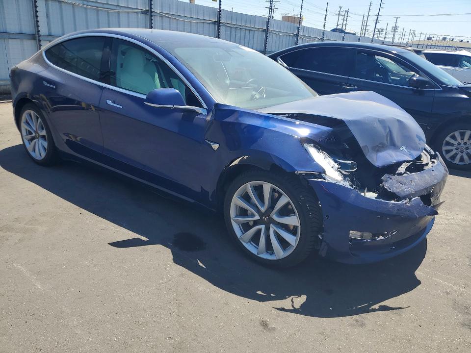 61602406 :رقم المزاد ، 5YJ3E1EB0KF421817 vin ، 2019 Tesla Model 3 مزاد بيع