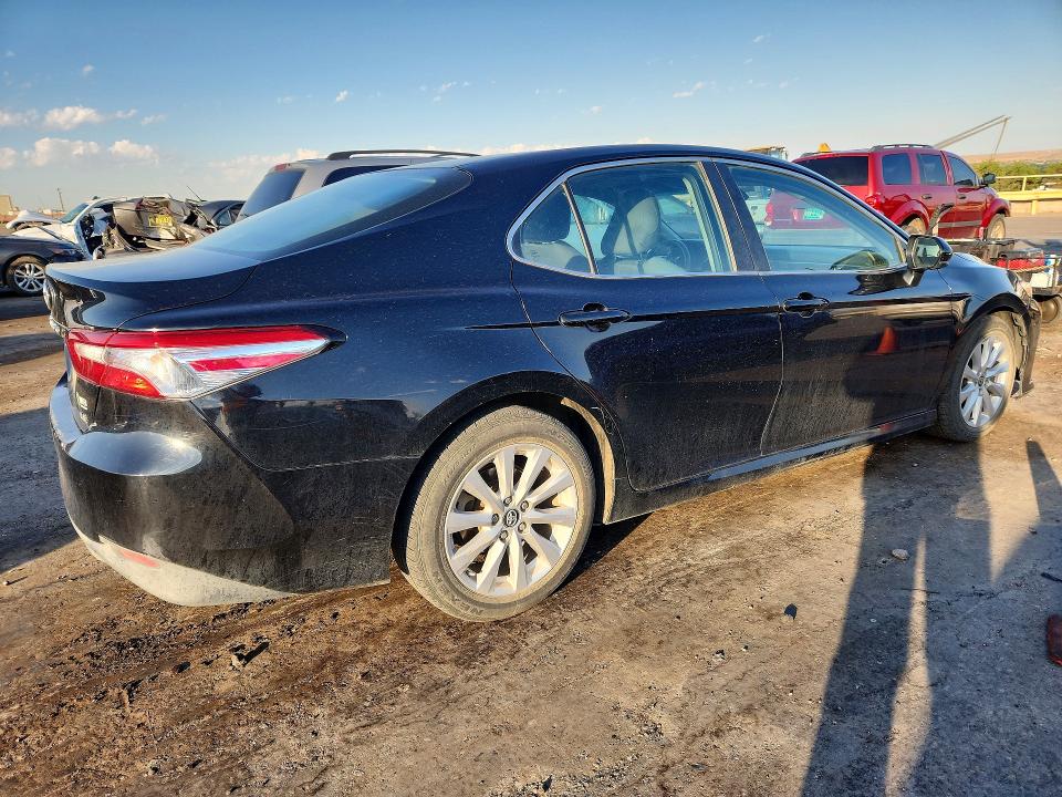 2018 Toyota Camry მანქანა იყიდება აუქციონზე, vin: 4T1B11HK8JU579231, აუქციონის ნომერი: 60675426