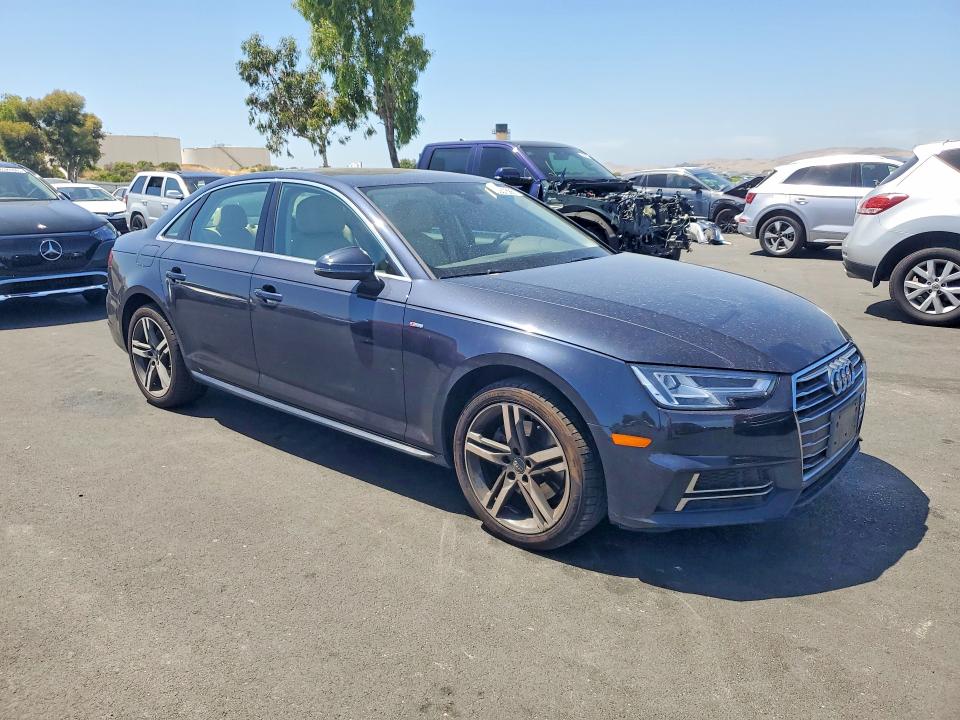 59357886 :رقم المزاد ، WAULMAF42JN009043 vin ، 2018 Audi A4 مزاد بيع