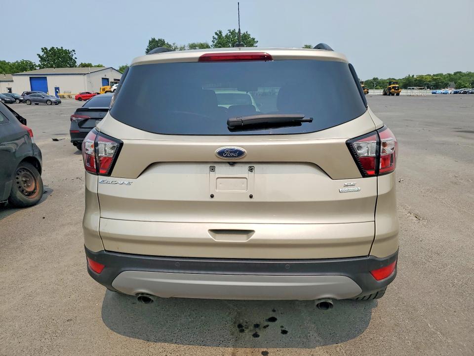 Продаж на аукціоні авто 2018 Ford Escape, vin: 1FMCU0GD7JUC12491, номер лоту: 61110996
