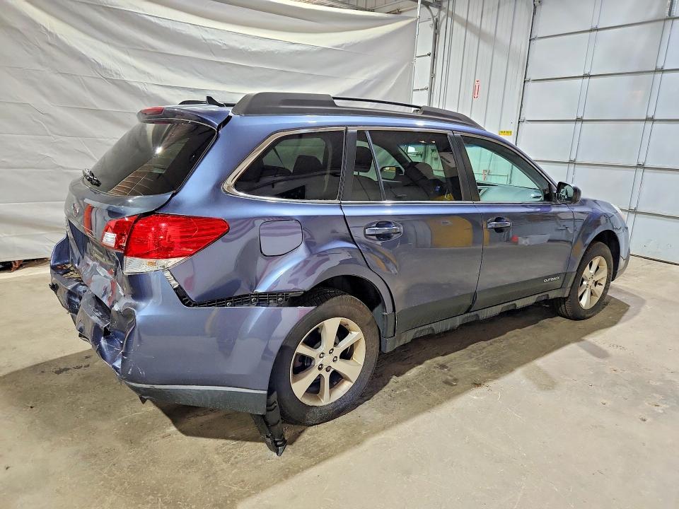 62037686 :رقم المزاد ، 4S4BRBKC7E3285623 vin ، 2014 Subaru Outback مزاد بيع