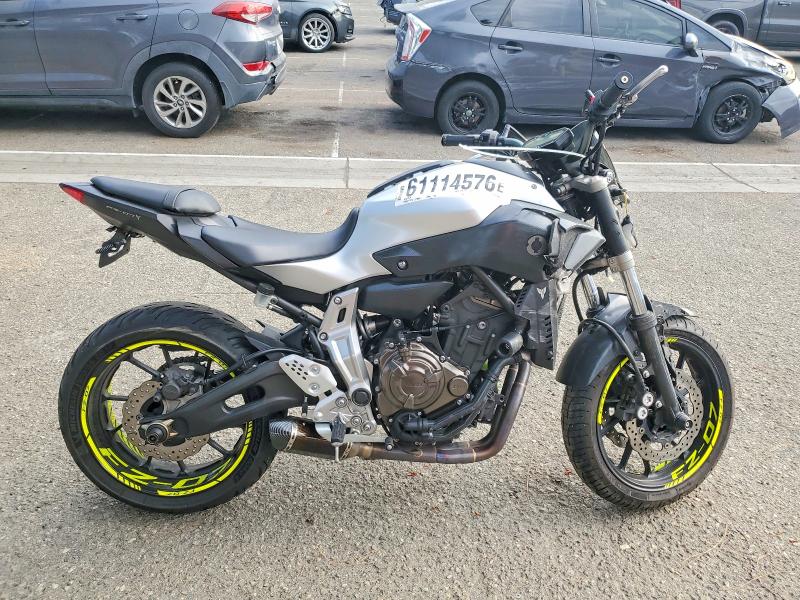 61114576 :رقم المزاد ، JYARM06YXHA003580 vin ، 2017 Yamaha Fz07 مزاد بيع