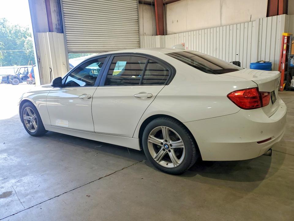 61926296 :رقم المزاد ، WBA3B1C56EK130684 vin ، 2014 Bmw 320 مزاد بيع