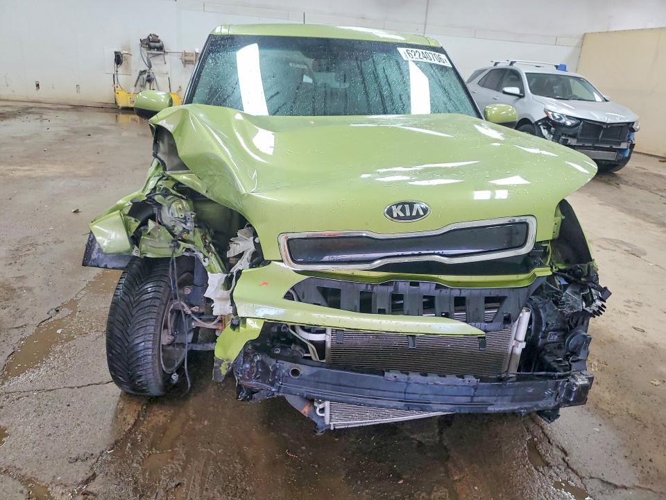 62240706 :رقم المزاد ، KNDJP3A53F7816180 vin ، 2015 Kia Soul مزاد بيع
