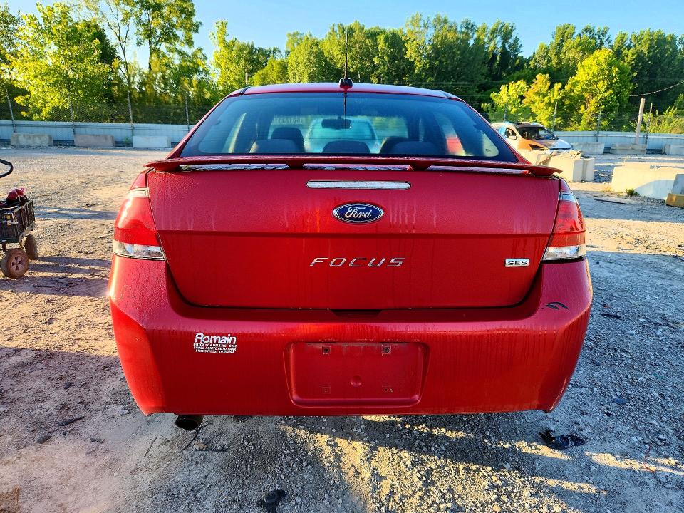 60123316 :رقم المزاد ، 1FAHP3GNXBW121836 vin ، 2011 Ford Focus مزاد بيع