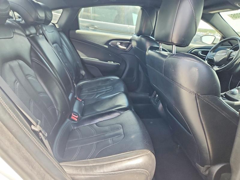 62763006 :رقم المزاد ، 1C3CCCBG1FN661553 vin ، 2015 Chrysler 200 مزاد بيع
