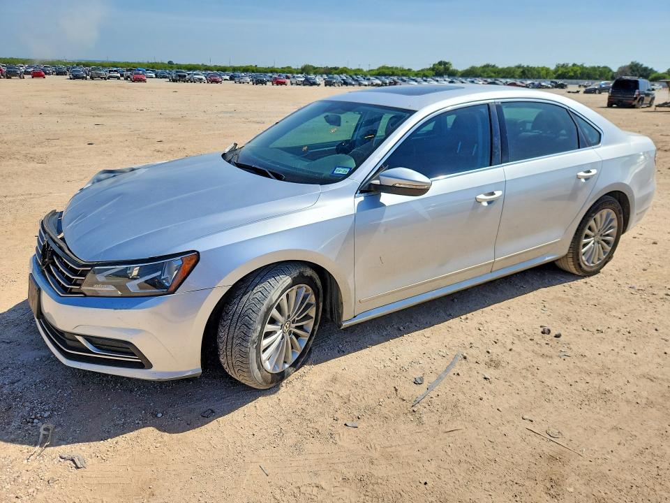 Продажа на аукционе авто 2017 Volkswagen Passat, vin: 1VWBT7A39HC012821, номер лота: 61311366