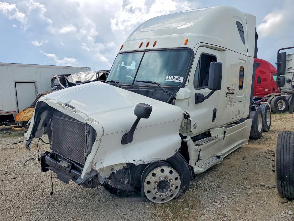 2014 Freightliner Cascadia მანქანა იყიდება აუქციონზე, vin: 3AKJGLBG1ESFW4113, აუქციონის ნომერი: 61136946