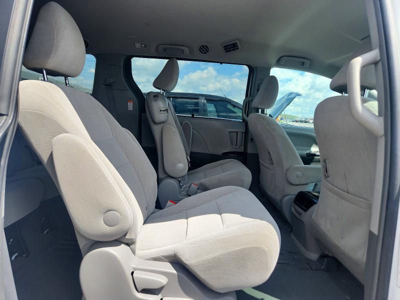 2017 Toyota Sienna მანქანა იყიდება აუქციონზე, vin: 5TDKZ3DC6HS853256, აუქციონის ნომერი: 58781706