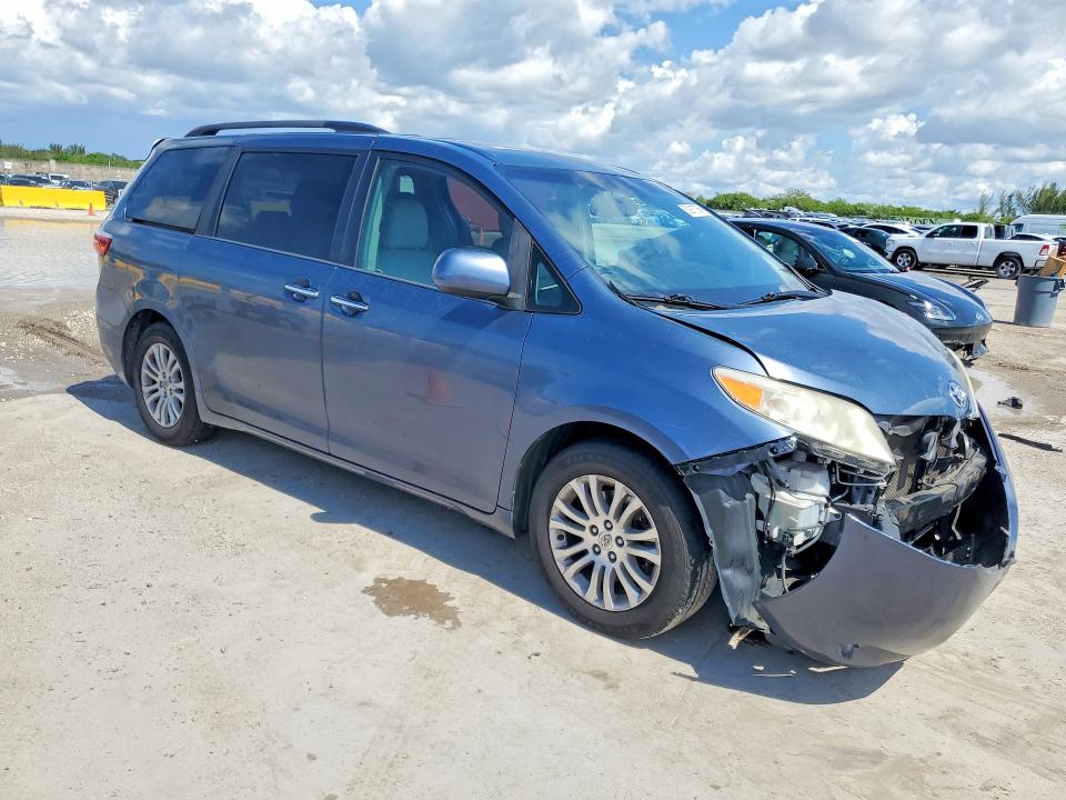 Auction sale of the 2015 Toyota Sienna, vin: 5TDYK3DC6FS549176, lot number: 62915786