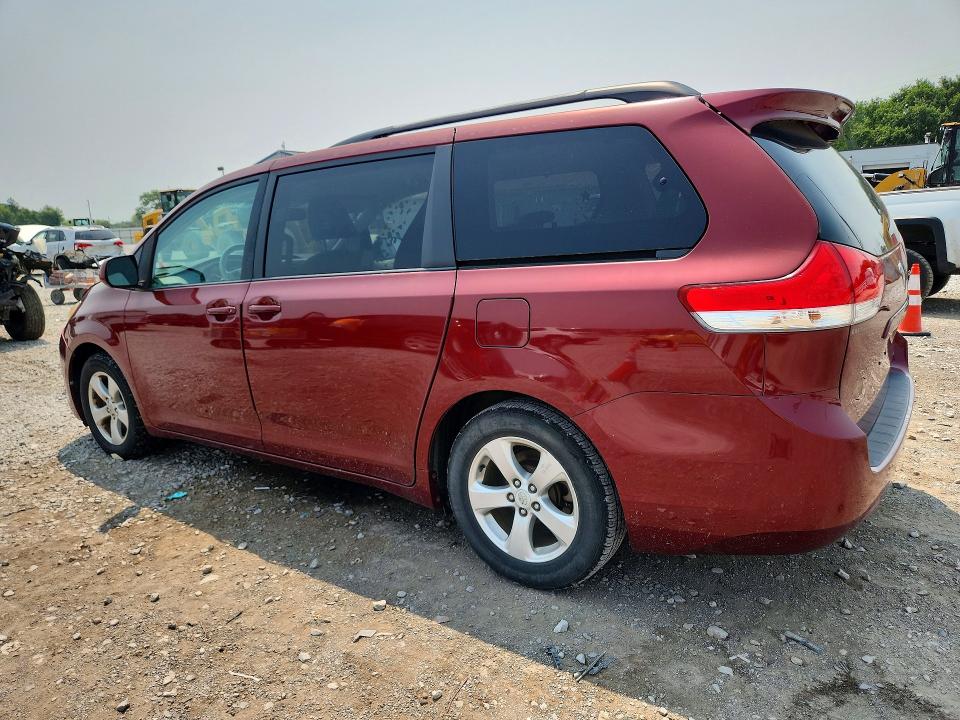61208946 :رقم المزاد ، 5TDKK3DC9BS031644 vin ، 2011 Toyota Sienna مزاد بيع