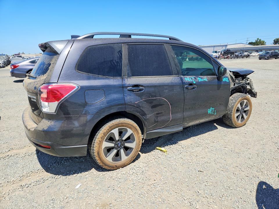 62010256 :رقم المزاد ، JF2SJADCXHH446235 vin ، 2017 Subaru Forester مزاد بيع