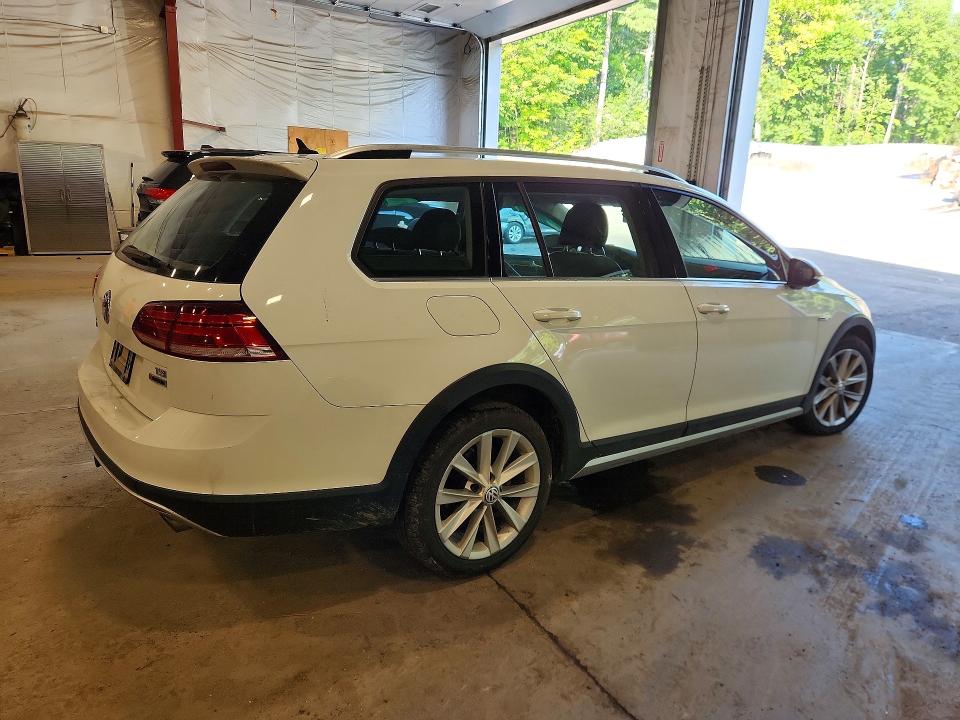 60165386 :رقم المزاد ، 3VWH17AU5JM764058 vin ، 2018 Volkswagen Golf Alltrack مزاد بيع
