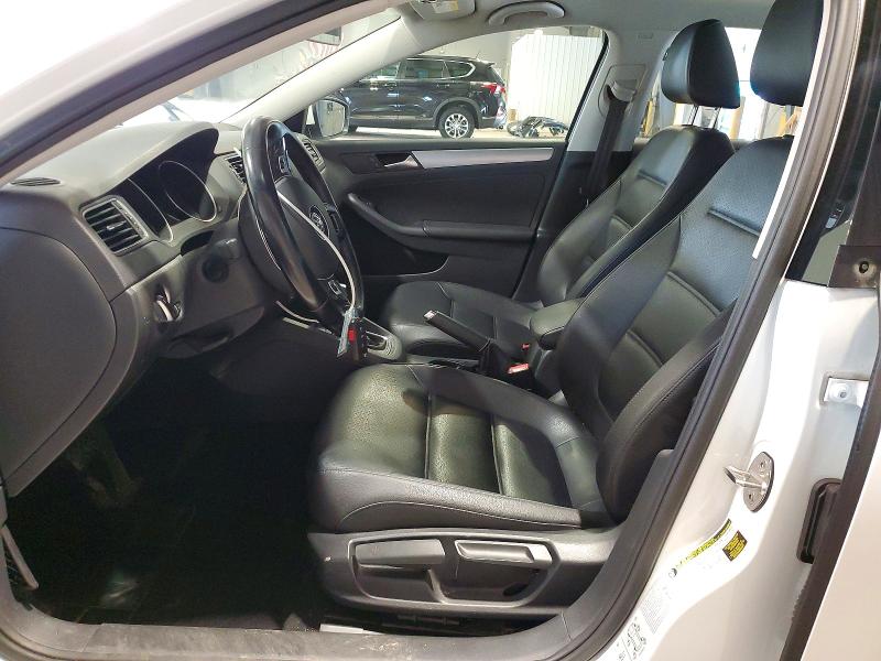 61507076 :رقم المزاد ، 3VWDB7AJ0HM268015 vin ، 2017 Volkswagen Jetta مزاد بيع