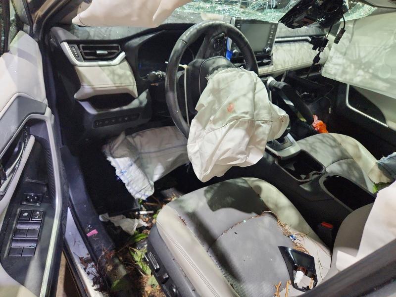 61991126 :رقم المزاد ، 4T3D6RFV3MU020932 vin ، 2021 Toyota Rav4 مزاد بيع