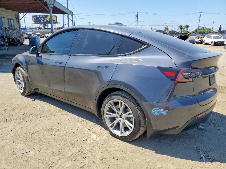60690096 :رقم المزاد ، 5YJYGDEE9MF282866 vin ، 2021 Tesla Model Y مزاد بيع