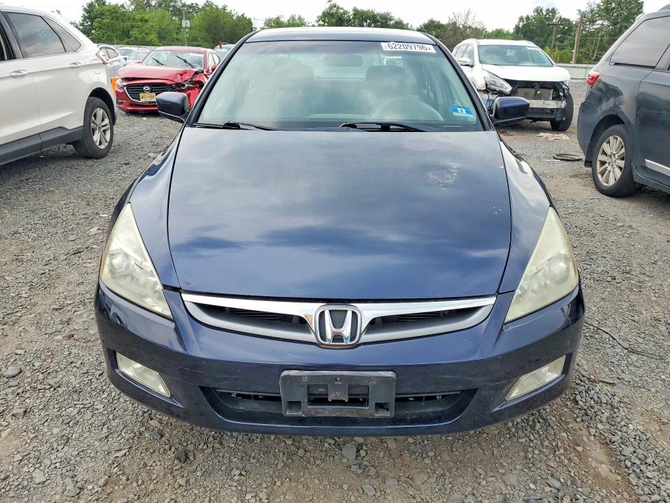 62209796 :رقم المزاد ، 1HGCM56327A224120 vin ، 2007 Honda Accord مزاد بيع