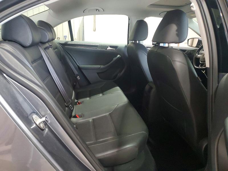 59808006 :رقم المزاد ، 3VWL17AJ2HM392642 vin ، 2017 Volkswagen Jetta مزاد بيع