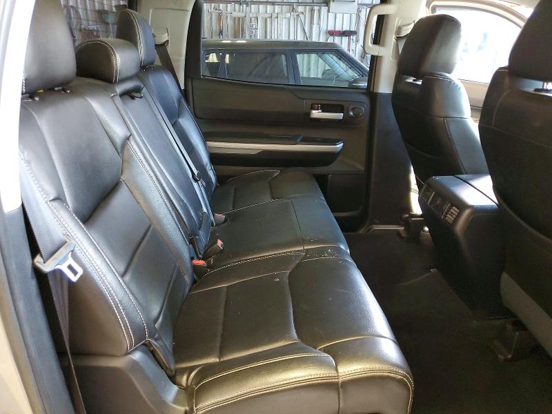 59685936 :رقم المزاد ، 5TFEY5F12JX231339 vin ، 2018 Toyota Tundra مزاد بيع