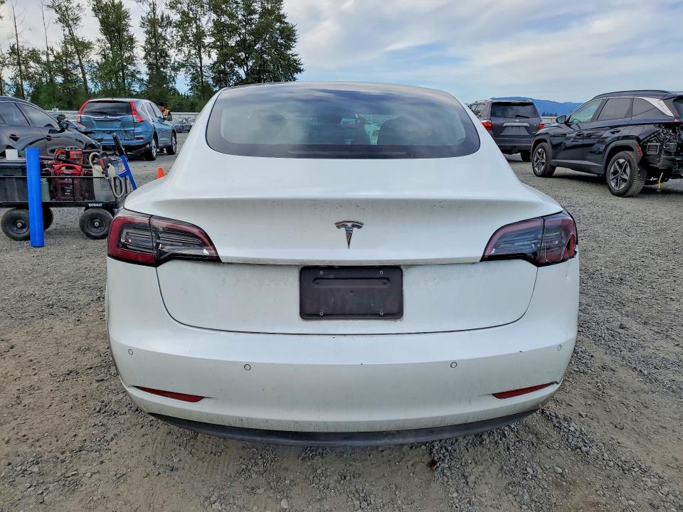 Продажа на аукционе авто 2018 Tesla Model 3, vin: 5YJ3E1EA3JF018498, номер лота: 63258756