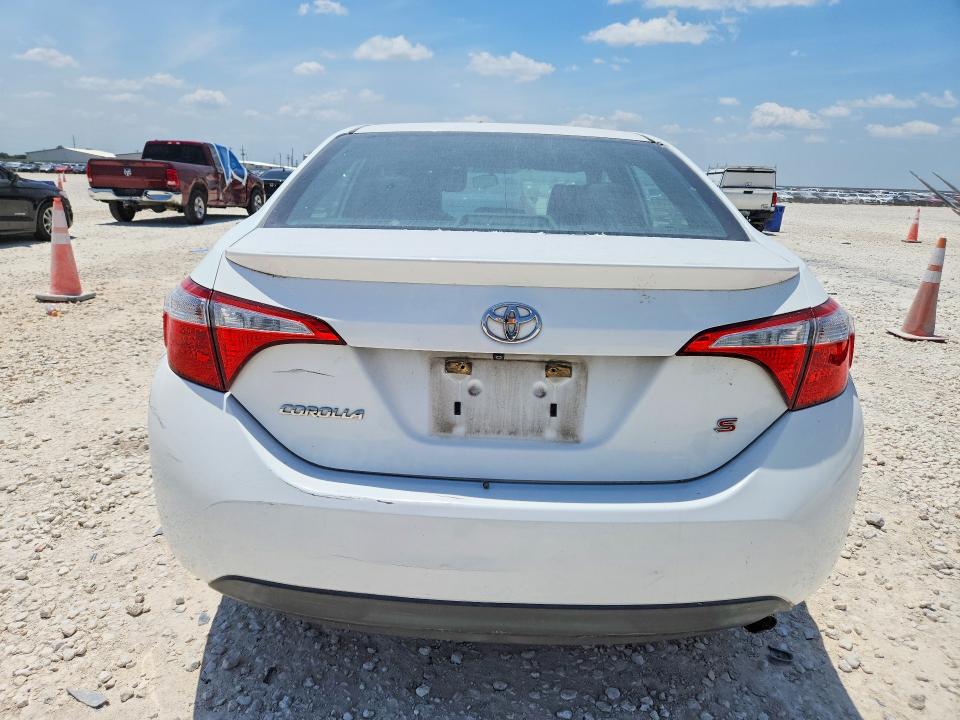62068856 :رقم المزاد ، 5YFBURHE7FP232109 vin ، 2015 Toyota Corolla مزاد بيع