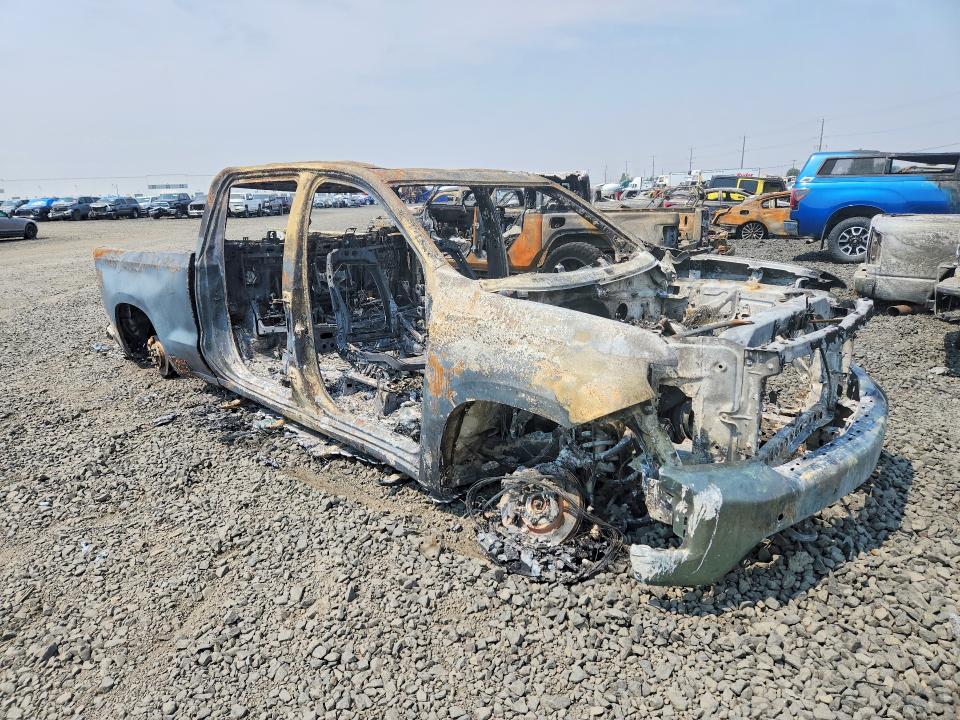 Auction sale of the 2019 Chevrolet Silverado, vin: 1GCUYGEL1KZ369499, lot number: 61964436