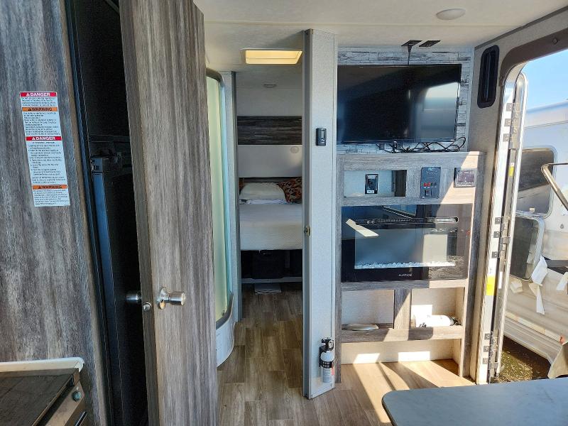 60244166 :رقم المزاد ، 4X4TWDB24LY093977 vin ، 2020 Wildwood Platinum مزاد بيع