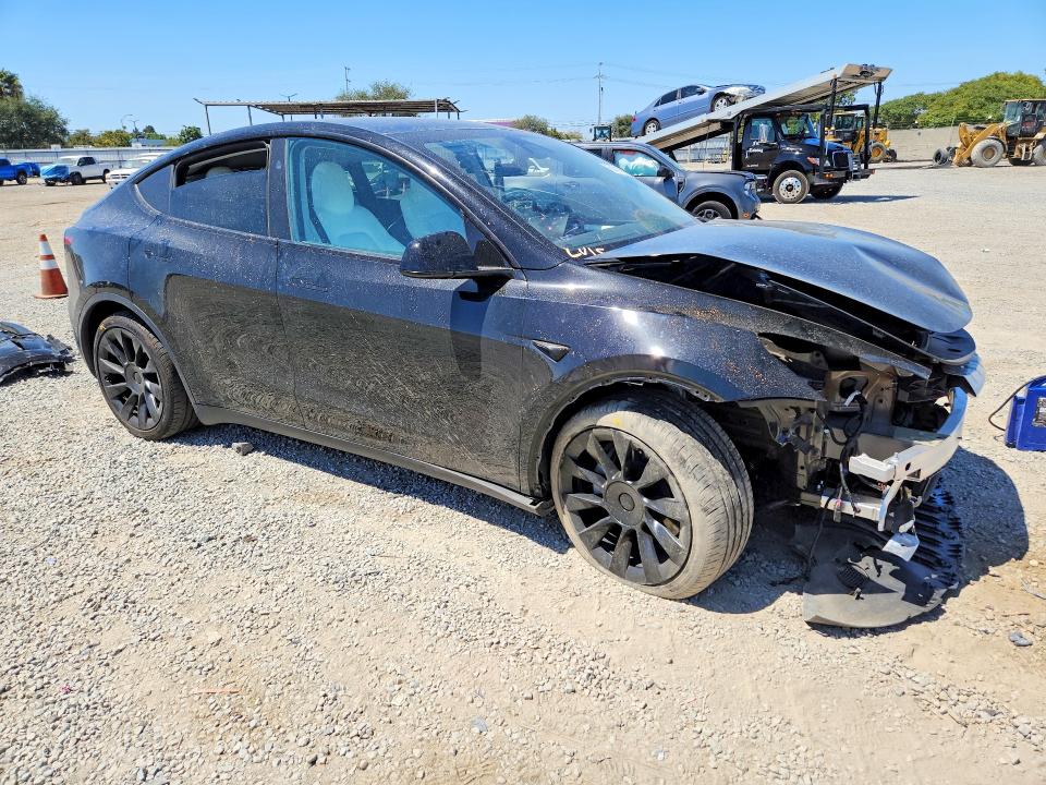 Продажа на аукционе авто 2025 Tesla Model Y, vin: 7SAYGAEEXSF271552, номер лота: 59741086