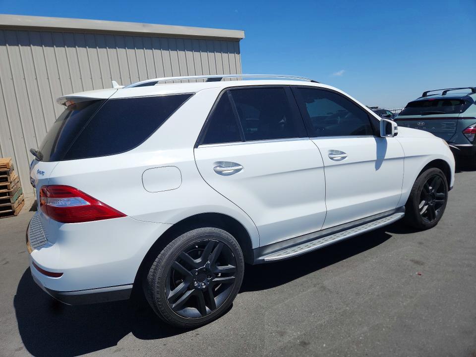 Продажа на аукционе авто 2015 Mercedes-benz Ml, vin: 4JGDA5HBXFA567946, номер лота: 61942956