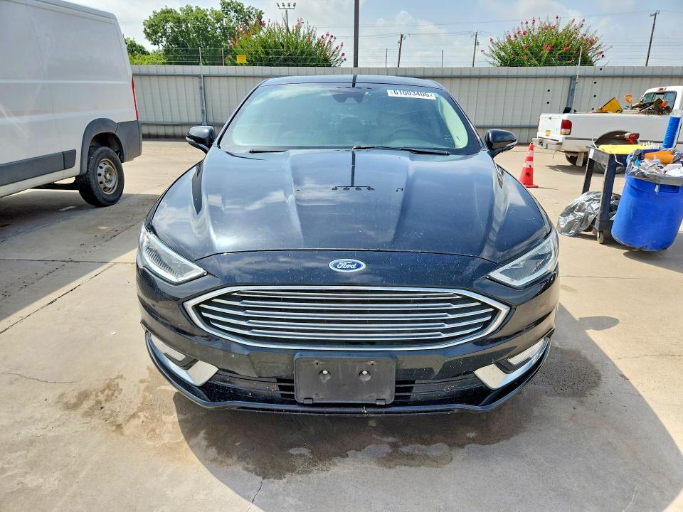 61003406 :رقم المزاد ، 3FA6P0SU6JR180999 vin ، 2018 Ford Fusion مزاد بيع