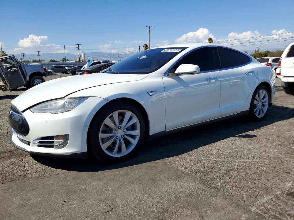 2015 Tesla Model S მანქანა იყიდება აუქციონზე, vin: 5YJSA1E2XFF103720, აუქციონის ნომერი: 60596776