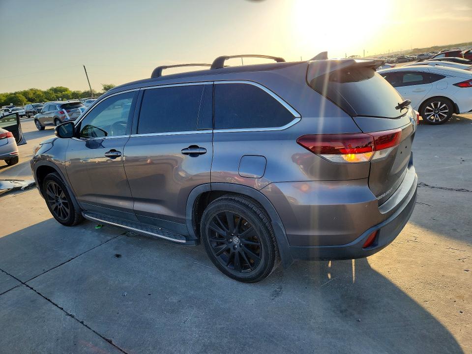 59327416 :رقم المزاد ، 5TDKZRFH0KS570063 vin ، 2019 Toyota Highlander مزاد بيع