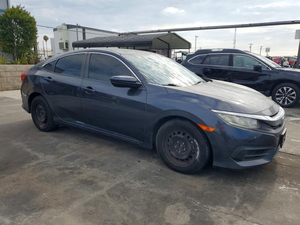 Продажа на аукционе авто 2018 Honda Civic, vin: 2HGFC2F57JH520243, номер лота: 60842716