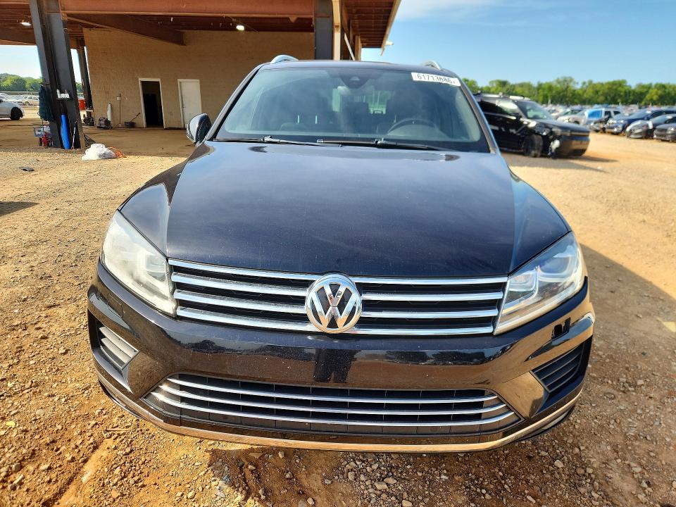 61713686 :رقم المزاد ، WVGRF7BP8HD004466 vin ، 2017 Volkswagen Tiguan مزاد بيع